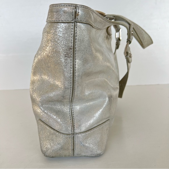 TORY BURCH Bombe Metallic Silver Shimmer Crackled Leather Shoulder Bag Tote - Picture 4 of 15